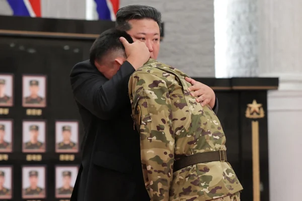 “คิม จอง อึน” ยกย่องทหารเกาหลีเหนือที่รบให้รัสเซีย